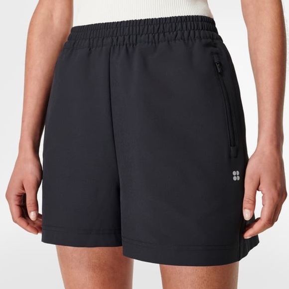 NWOT Sweaty Betty Summit Hiking Shorts in Black Size L - Picture 1 of 16
